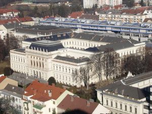 640px-Karl-Franzens-Universität_Graz_Hauptgebäude